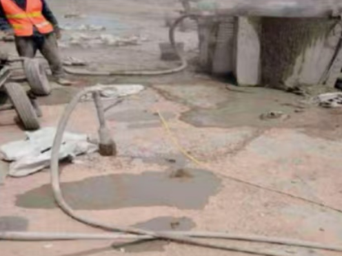 文圣水泥混凝土路面板底注浆技术 路面脱空注浆整治方案